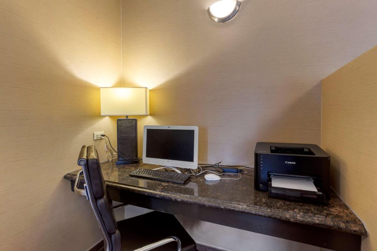 Comfort Inn Hobart-Merrillville I-65 Экстерьер фото