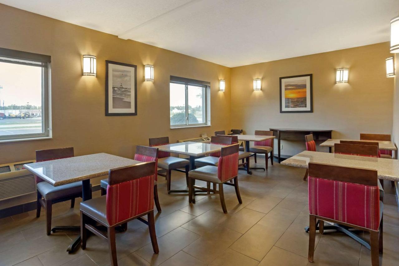 Comfort Inn Hobart-Merrillville I-65 Экстерьер фото