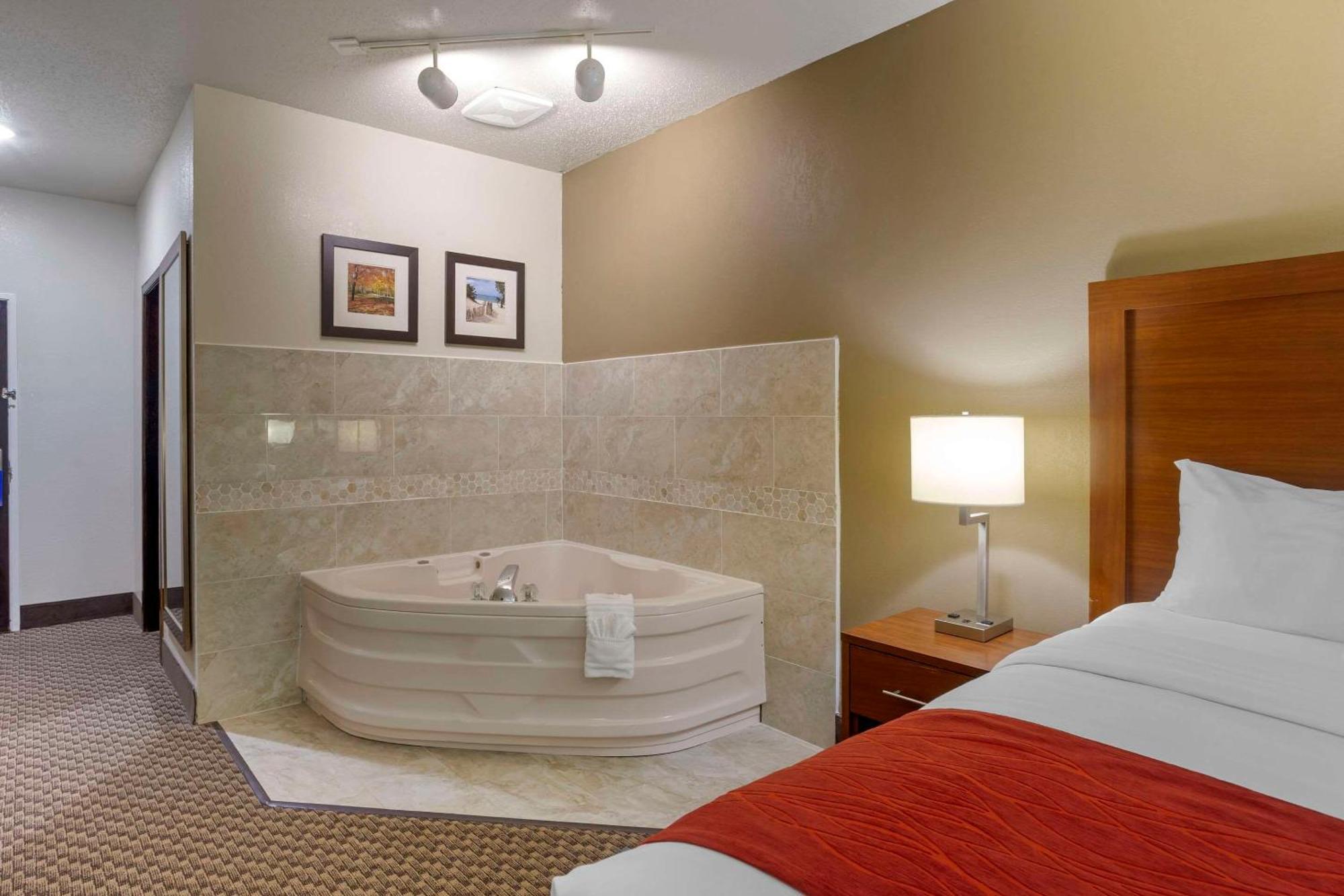 Comfort Inn Hobart-Merrillville I-65 Экстерьер фото