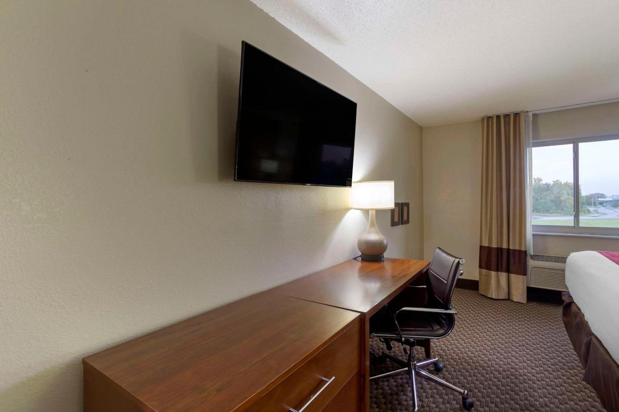 Comfort Inn Hobart-Merrillville I-65 Экстерьер фото
