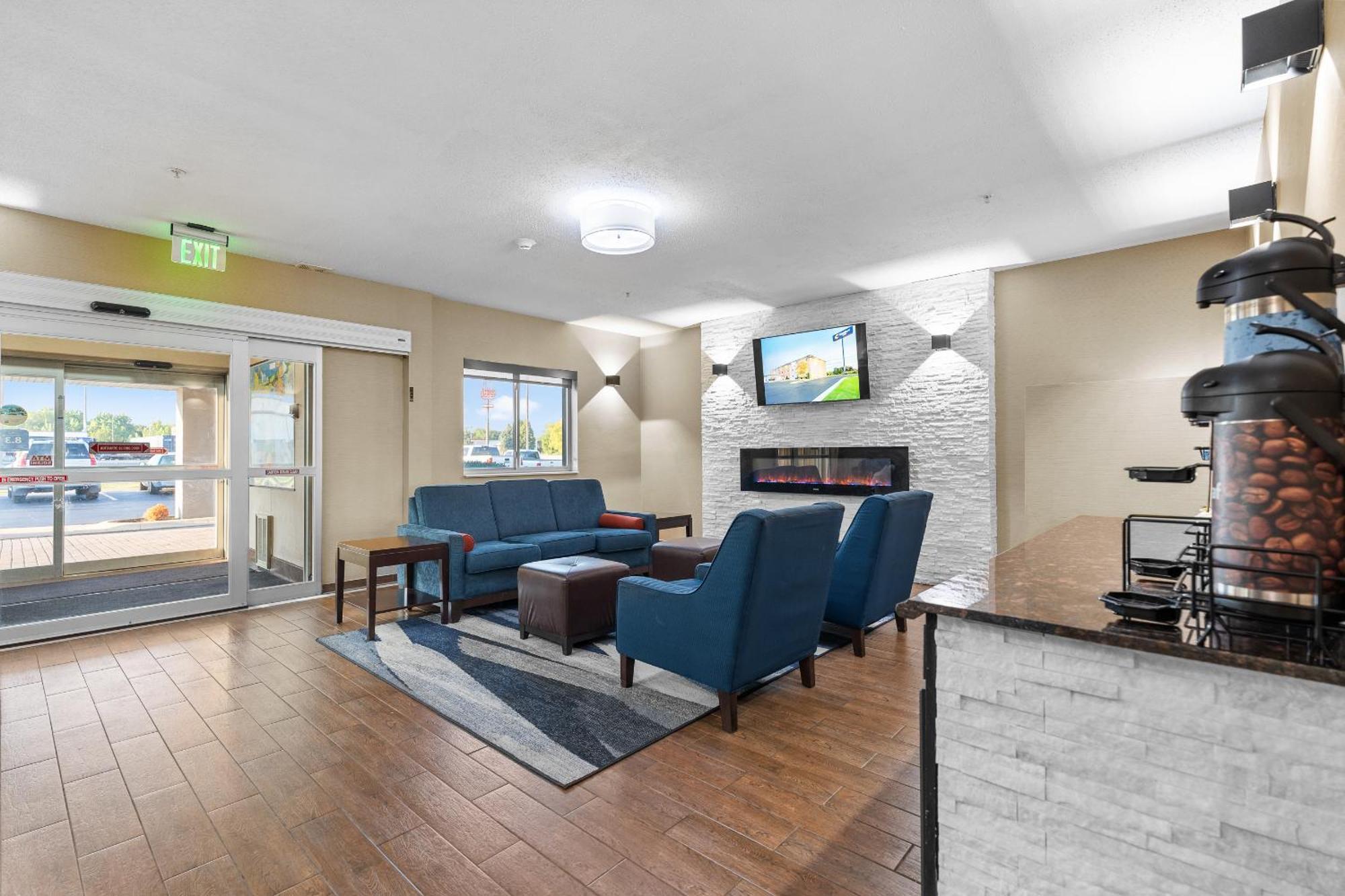 Comfort Inn Hobart-Merrillville I-65 Экстерьер фото