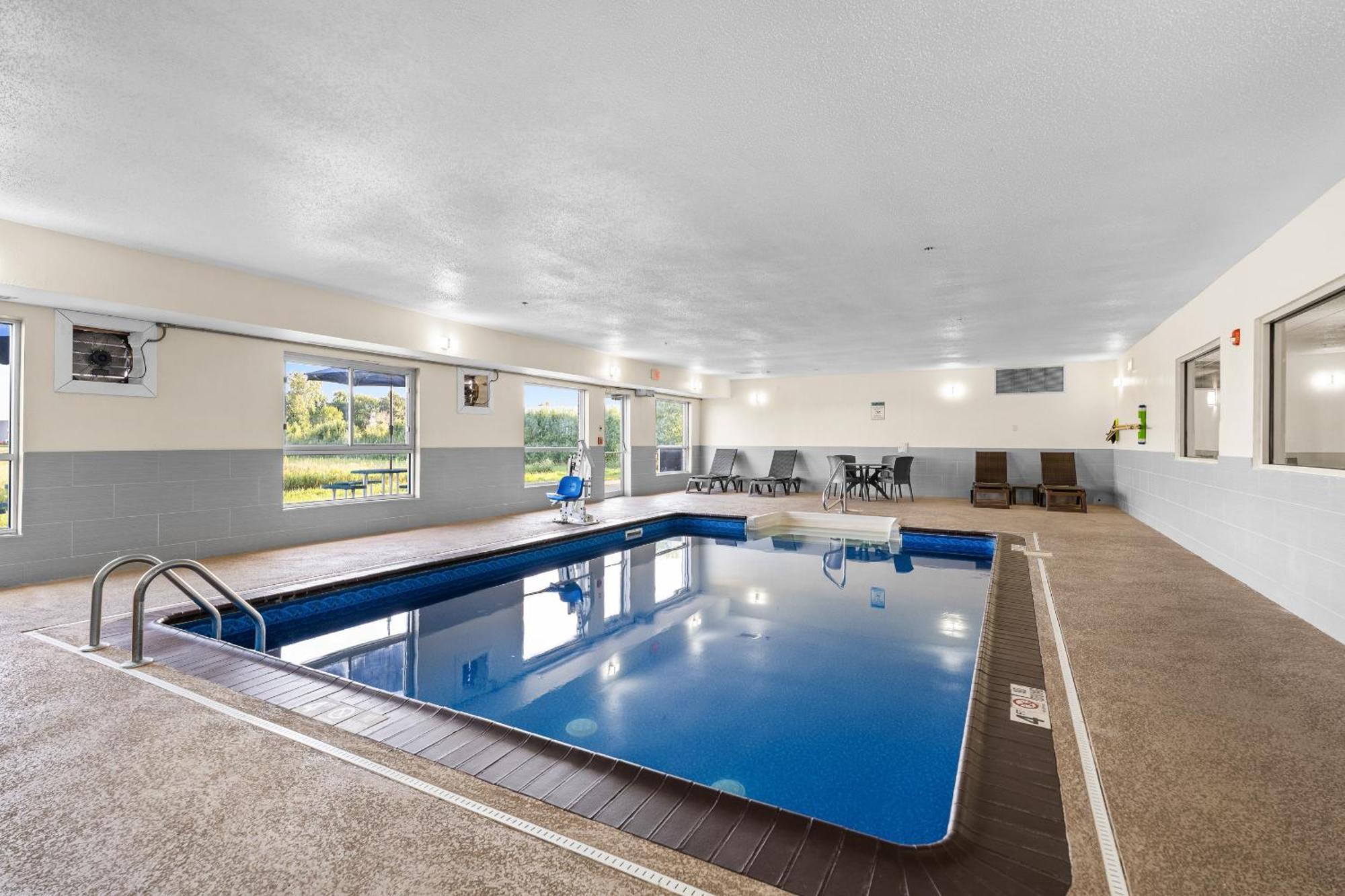 Comfort Inn Hobart-Merrillville I-65 Экстерьер фото